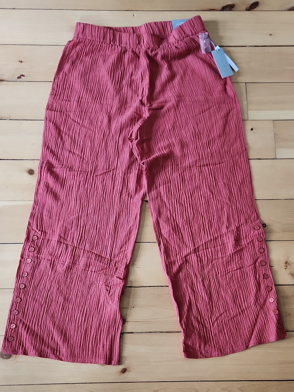 Soft Surroundings Textured Wide-Leg Button-Hem Pants in Rust Red